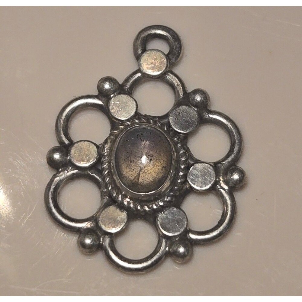 Pretty Flower Vintage Sterling Silver Pendant